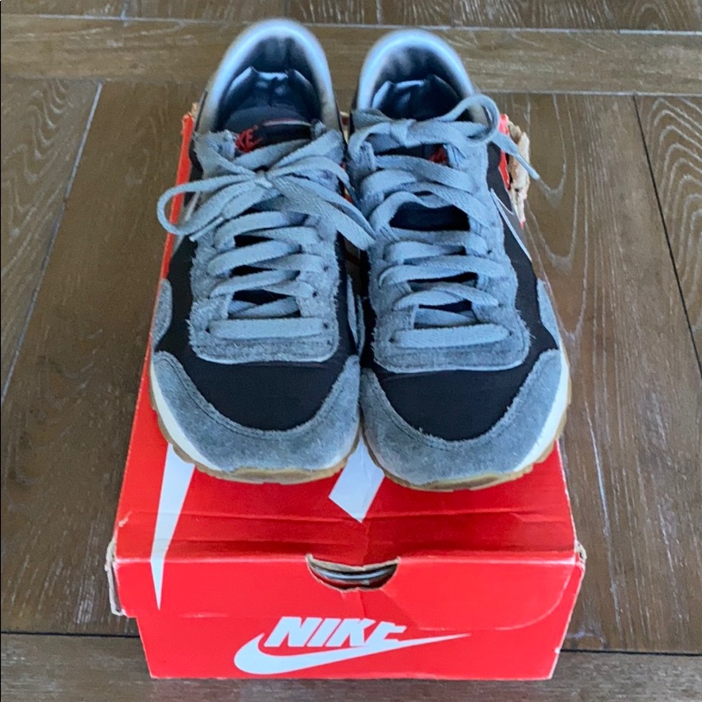 Nike Sneaker